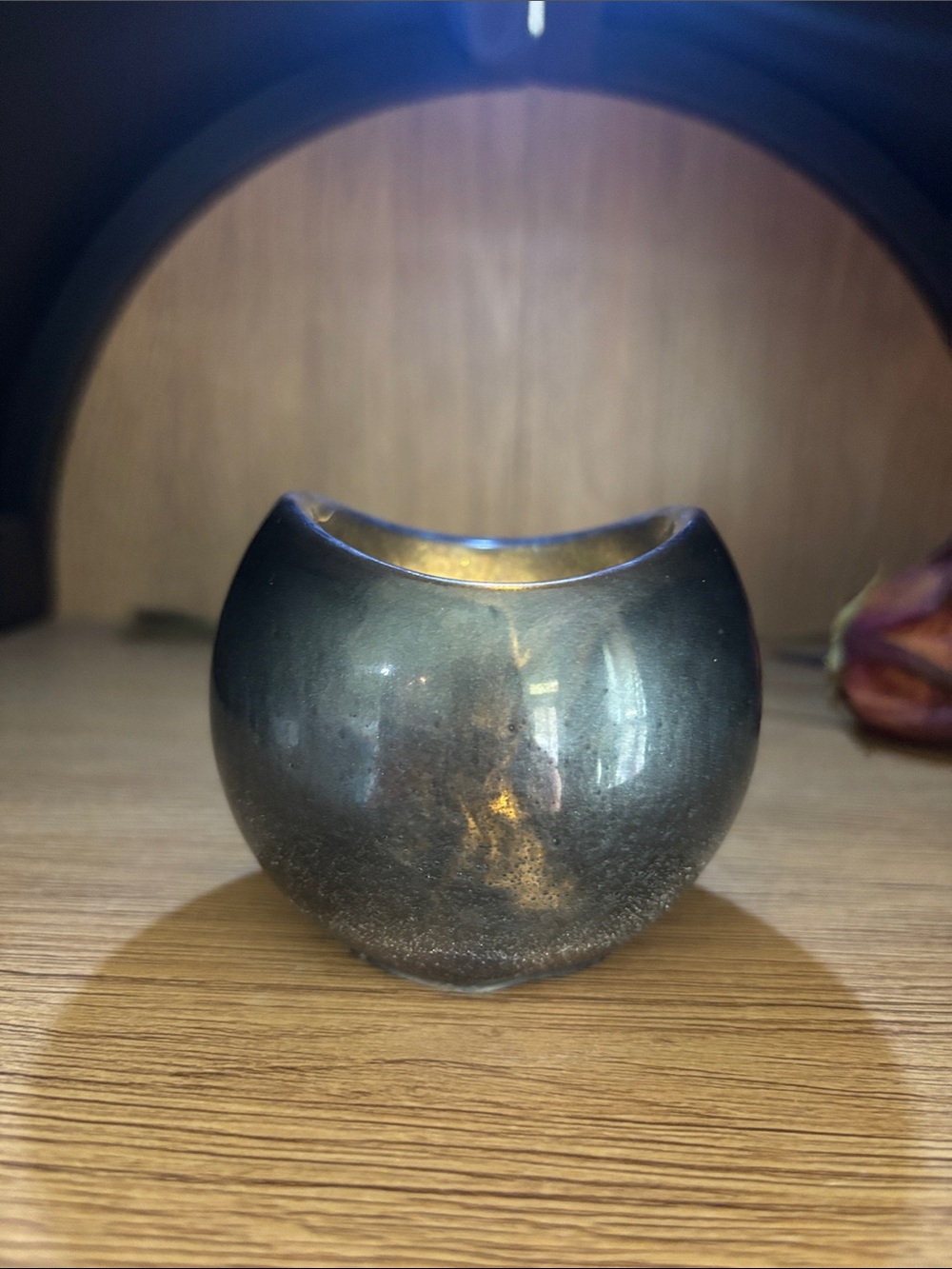 Hand Crafted Metallic Black Tea Light candle holder